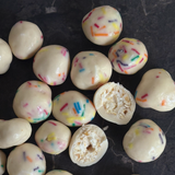 White Choc Confetti Popcorn 150g